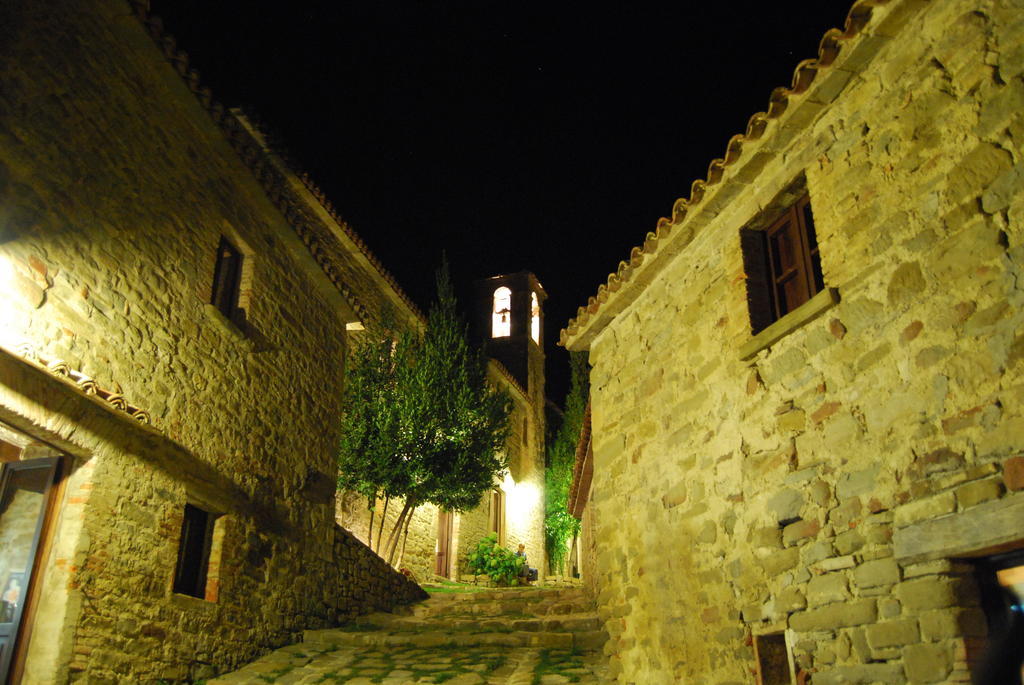 Готель Borgo Di Carpiano Mengara Екстер'єр фото